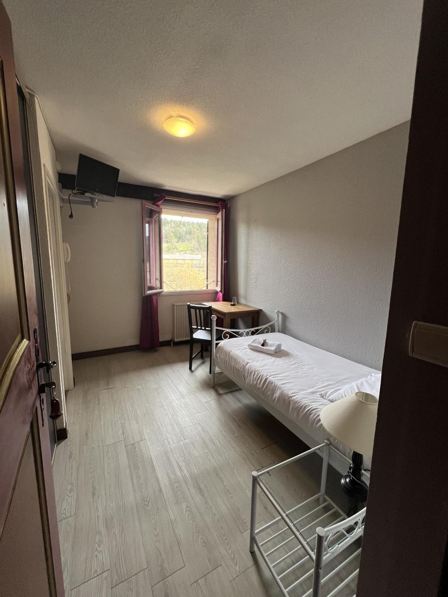 Hotel Domaine Le Prieure Chaumont-le-Bourg Pokoj fotografie